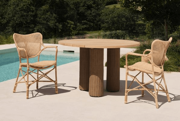 Outdoor Banga Round Dining Table