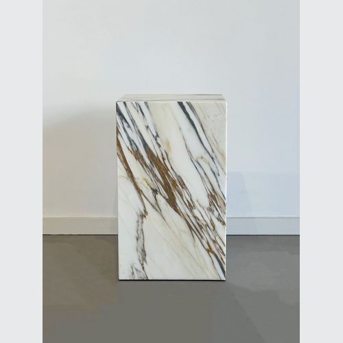 Arabescato Marble Plinth | Brown