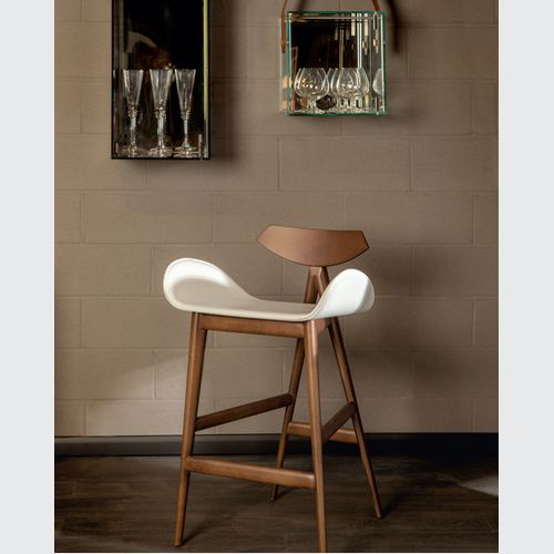 Manta Barstool