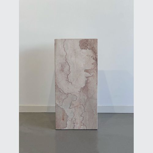Crema Rosa Plinth | Medium
