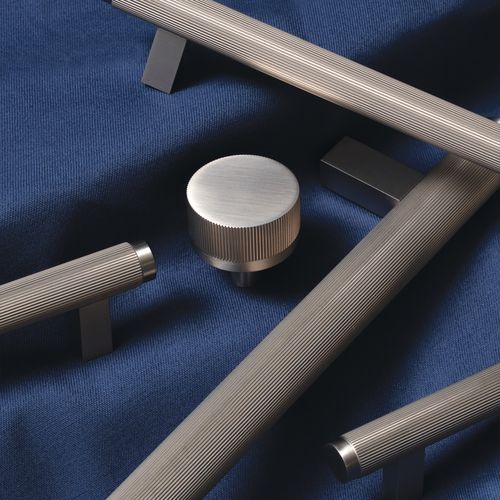 Momo Handles - Bellevue Collection