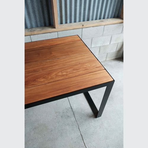 Sicaro Outdoor Bench