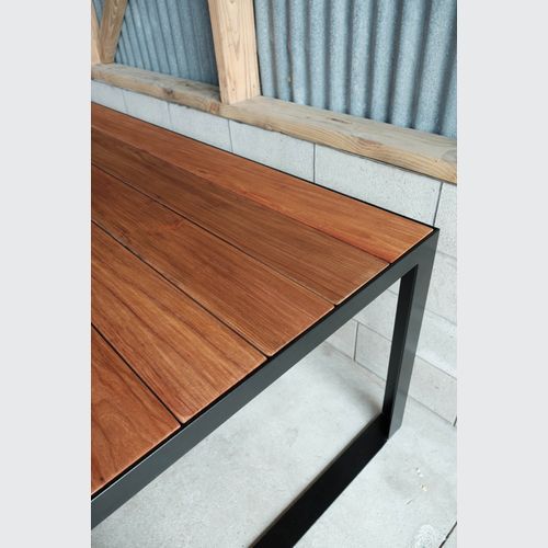 Sicaro Outdoor Bench
