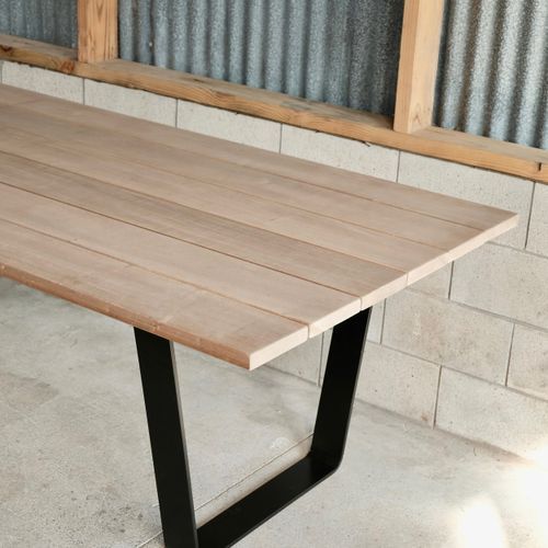 QT Outdoor Bench