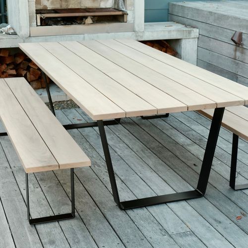 QT Outdoor Bench