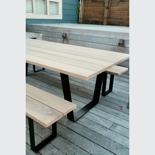 QT Outdoor Bench