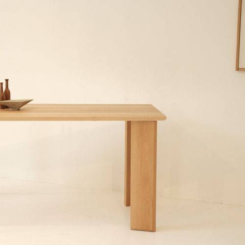 4 Pin Table