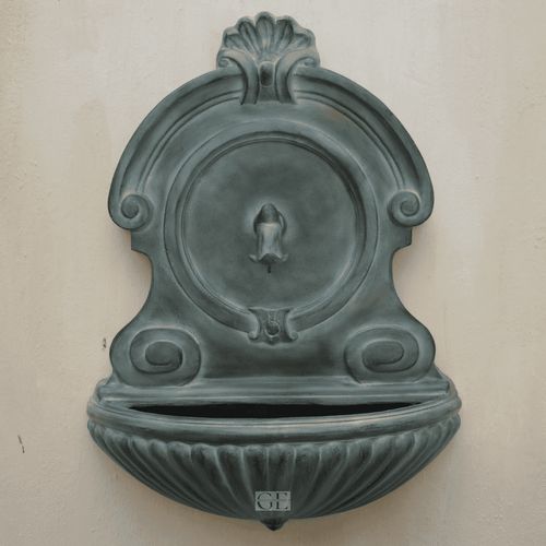 Oeil de Boeuf Wall Fountain with Lincoln Spout