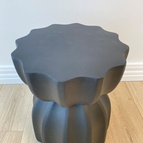 Fluted Side Table- Black