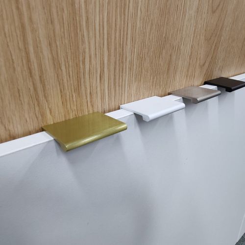KT&CO Kitchen lip pull handles Lucky Bay Matt black /Brushed brass/Brushed nickel/Matt white