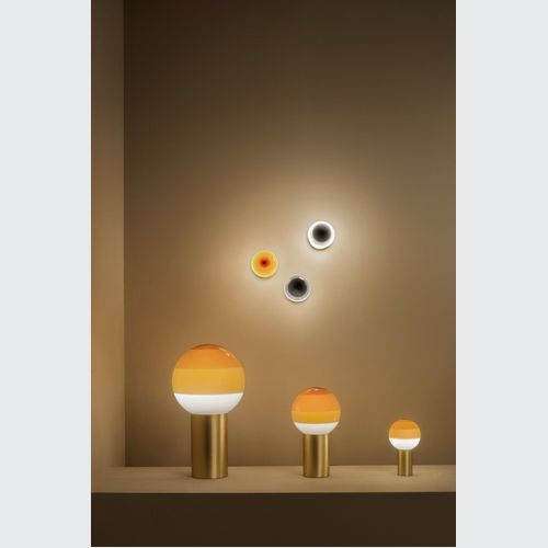 Dipping Light Wall