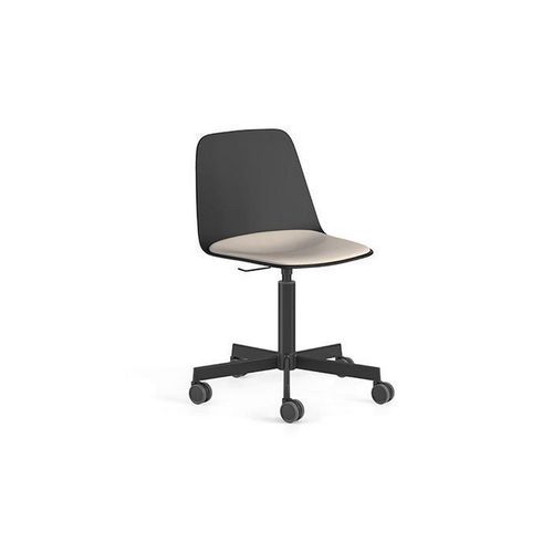 Maarten Plastic Chair - Five Castors