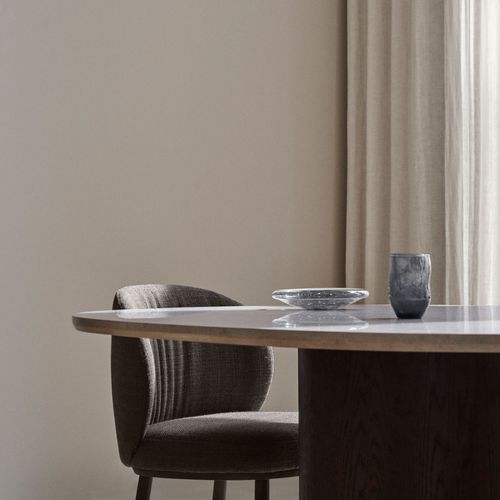 Ovata Table