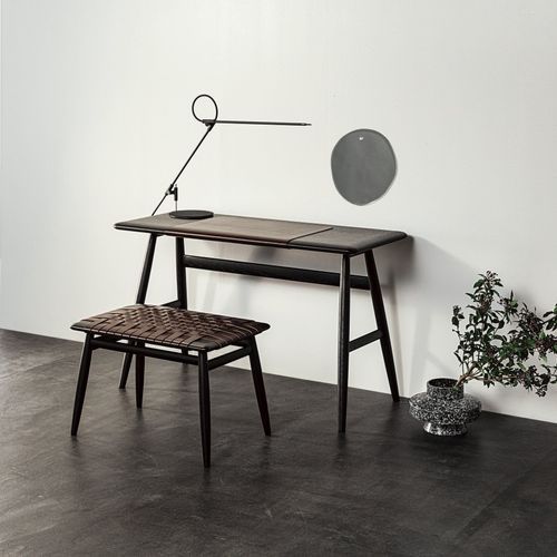 Mo Bridge stool