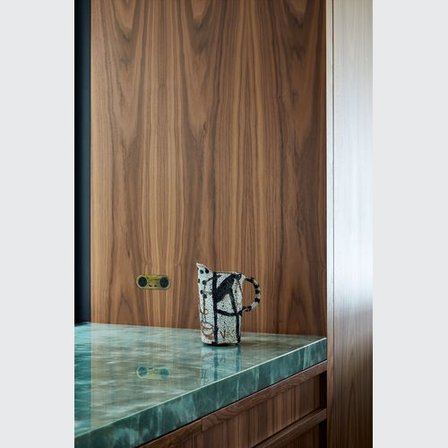 13 Carbon 5 Gang Switch Grid Faceplate