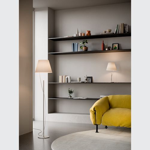 Hover floor lamp