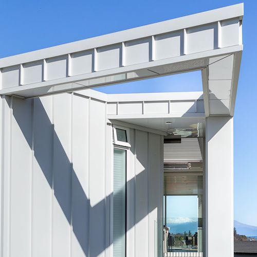 EuroSeam: Standing Angle Seam Tray Roofing and Cladding