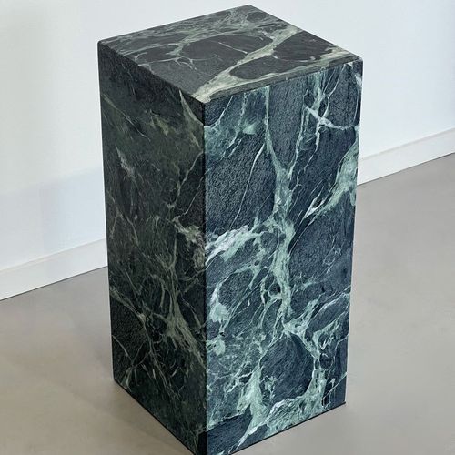 Verde Alpi Plinth