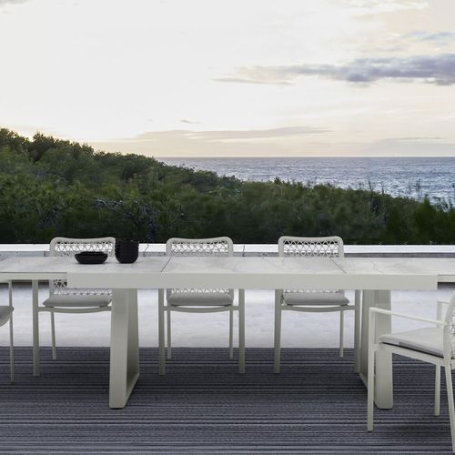 Verona Extendable Outdoor Dining Table - Charcoal