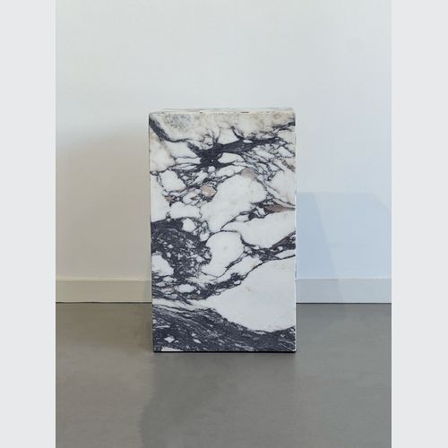 Viola Calacatta Marble Plinth | Small