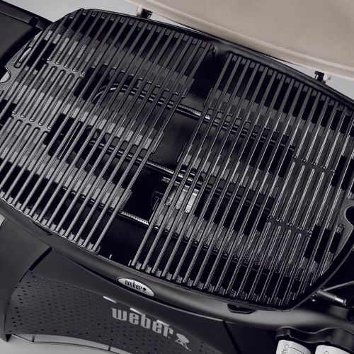 Weber Family Q (Q3200) BBQ Red ULPG