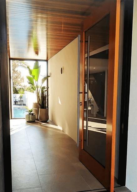 Zanda Omega Offset Round Door Pull Handle
