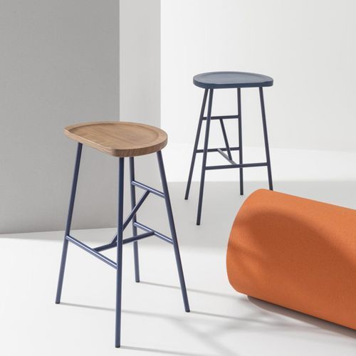 Puccio High Stool