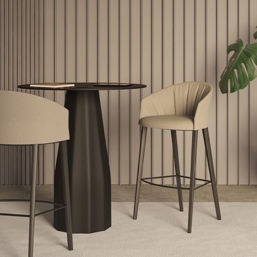 Copa Bar Stool - Wooden Legs