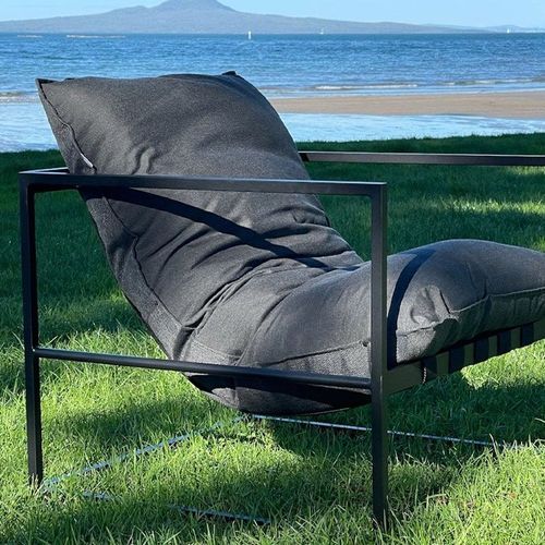 Coral Chair Black/Sooty