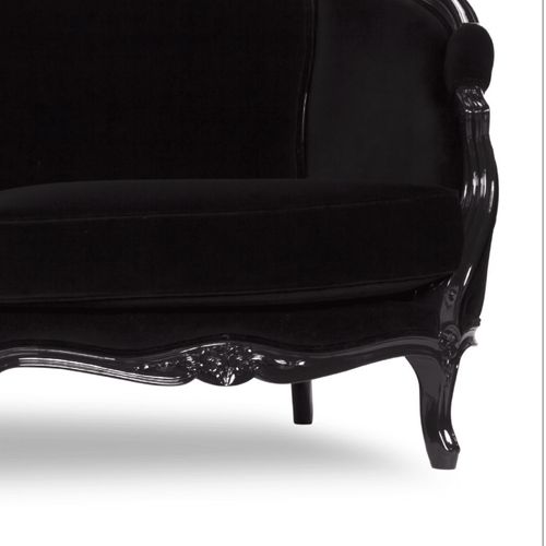 Luxury Classic Sofa "Maestro"