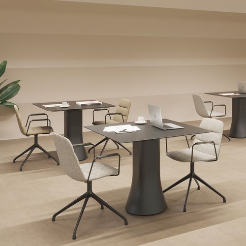 Maarten Chair - Pyramid Swivel