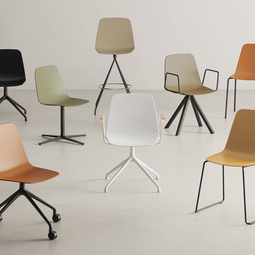 Maarten Plastic Bar Stool - Swivel