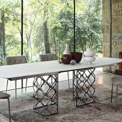 Majesty Table