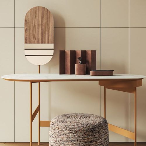 Mira Desk