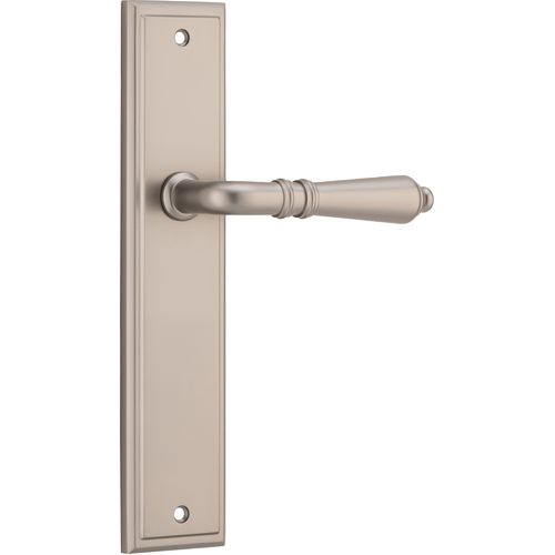 Sarlat Lever - Stepped Backplate | Satin Nickel