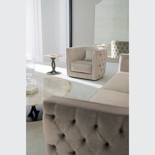 Leandro Armchair