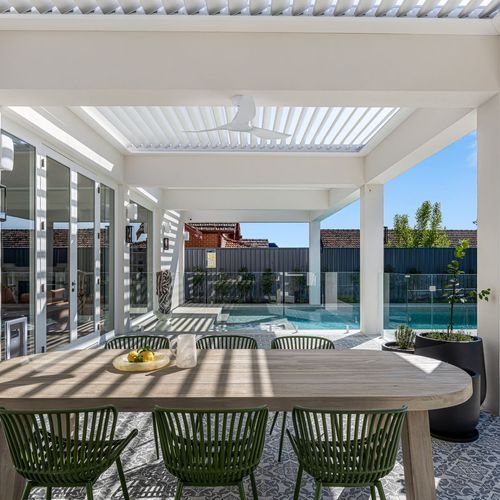 200 Suburban Opening Roof