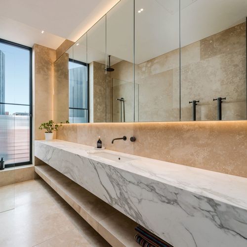 Calacatta Extra | Calacatta Collection | Honed