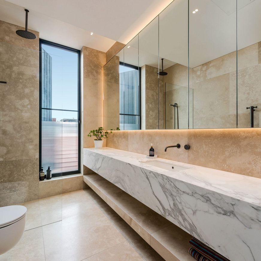 Calacatta Extra | Calacatta Collection | Honed