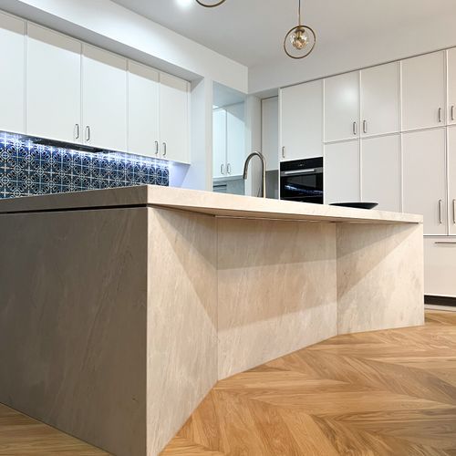 Hyper White | Dolomite | Honed