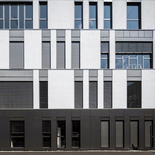 Solomatic II External Venetian Blind with Convex Blade