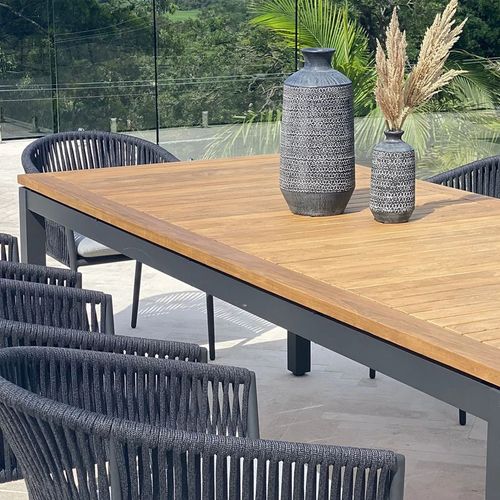 Barcelona Outdoor Table with 8 Gizella Chairs