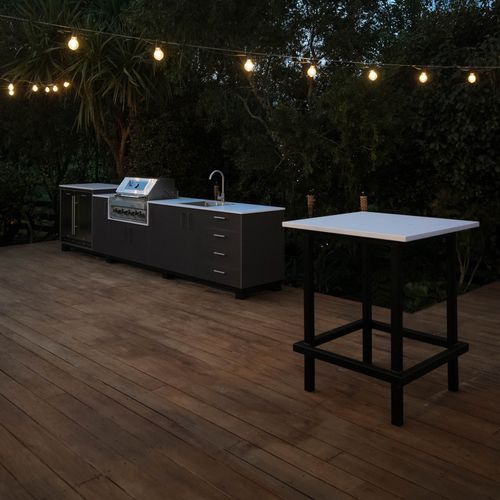 Large Outdoor Kitchen