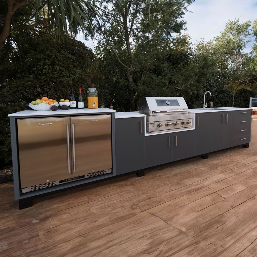 Large Outdoor Kitchen