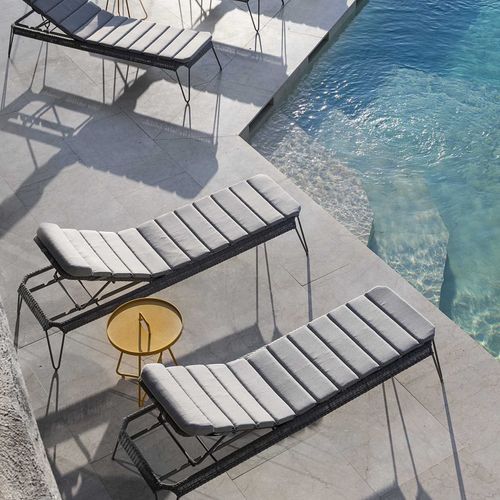 Breeze Sunbed