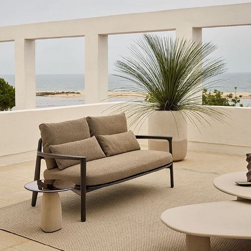 Magnolia Sofa
