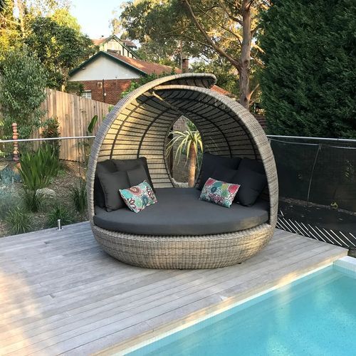 Lotus Wicker Daybed