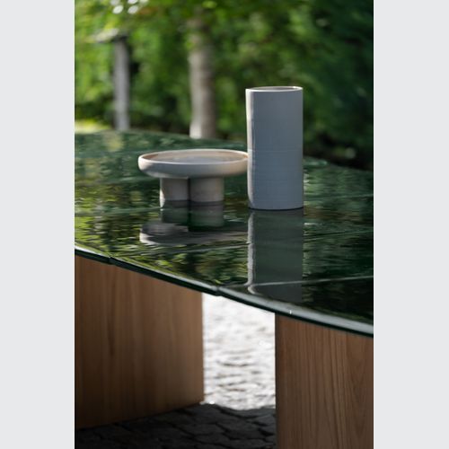 Regaliz Table Collection