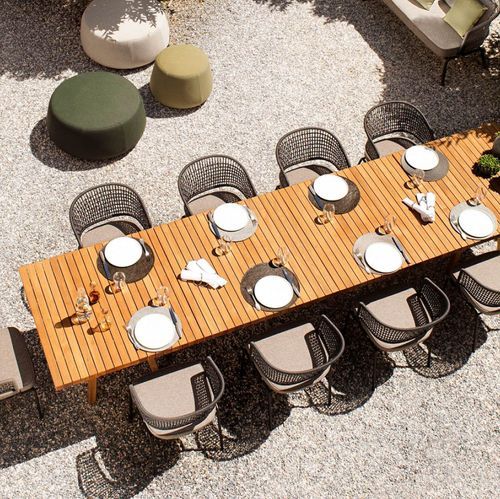 Vis a Vis | Tables