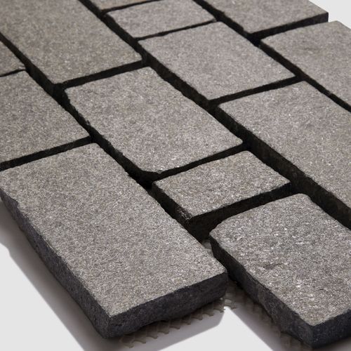 Charcoal Granite Rectangle Cobblestones